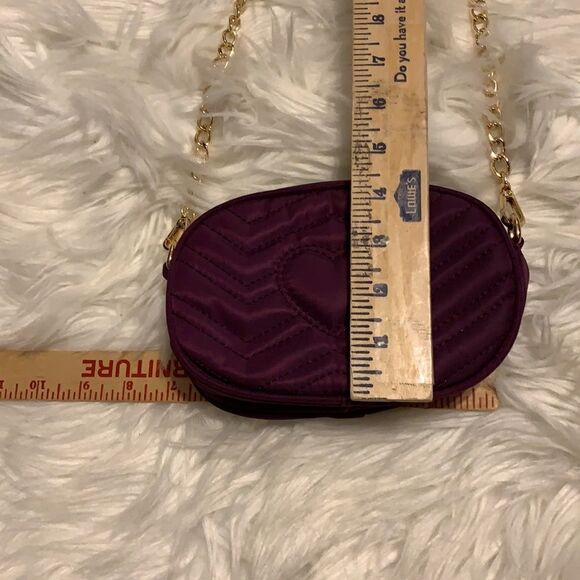 Mini Crossbody purple bag with removable gold chains. - Picture 4 of 5
